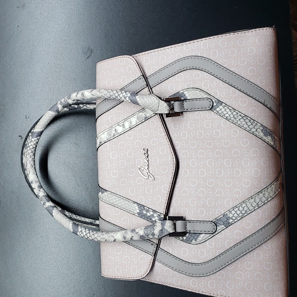 Excellent condition Guess handbag